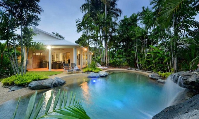 Port Douglas House | Sandwater-Tropical beachside holiday house