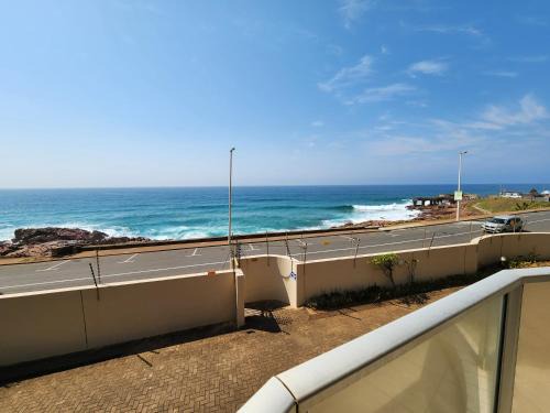 Margate Beach Apartment | Santorini, Margate