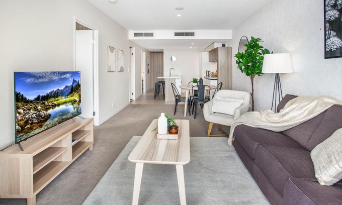 Fortitude Valley Apartment | Slick Valley Pad with Balcony and Rooftop Pool