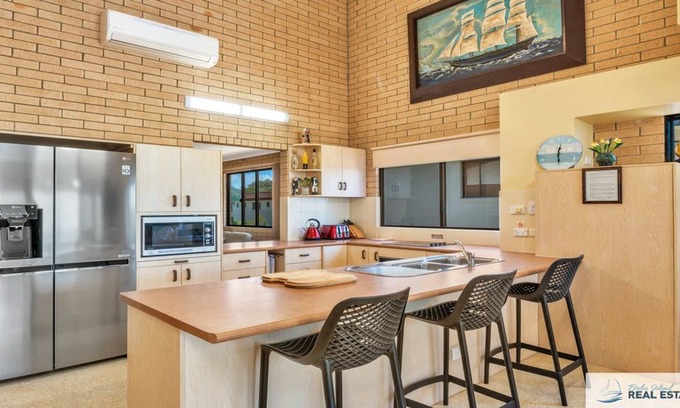 Woorim Apartment | SPACIOUS BEACHFRONT UNIT WITH INCREDIBLE VIEWS