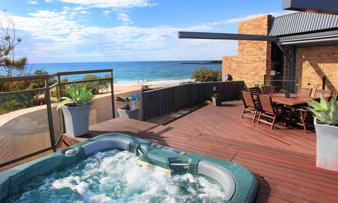 Mooloolaba Apartment | Spectacular Location and Views, 3 Bedrooms , Private Rooftop Spa