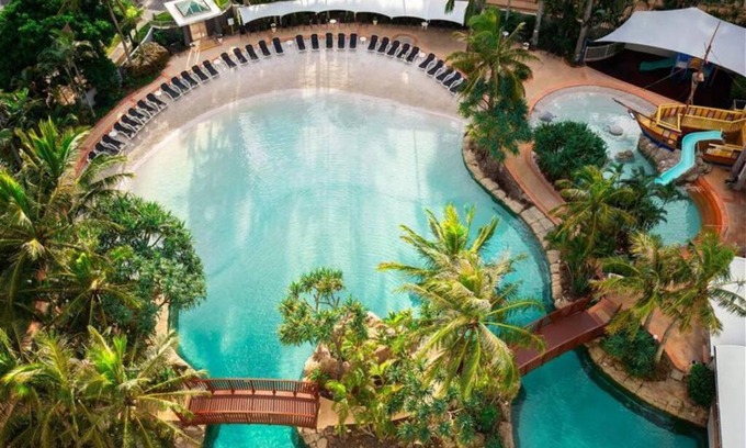 Surfers Paradise Apartment | Spend a night in the paradise