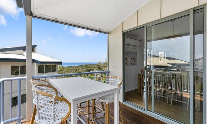 Castaways Beach Apartment | Stunning Beach Front Villa At Castaway Cove