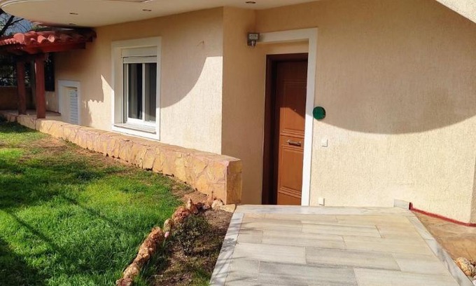 Spata-Artemida Apartment | Sucasa