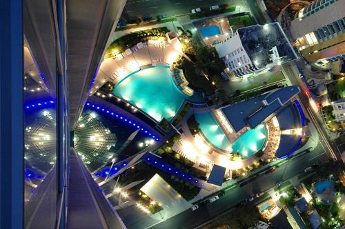 Surfers Paradise Apartment | Tallest Tower SkyHomes | 9 Hamilton Avenue