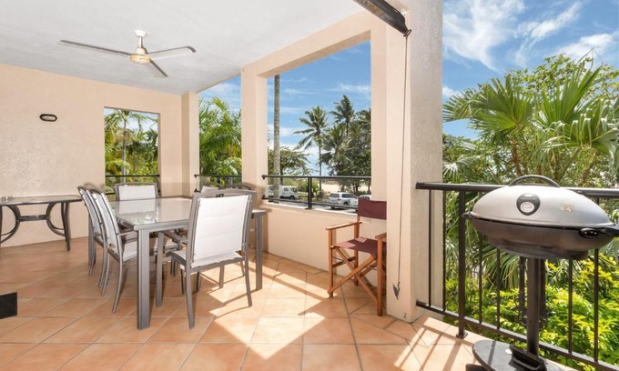 Yorkeys Knob House | The Mediterranean Beachfront Comfort Apartment - First Floor