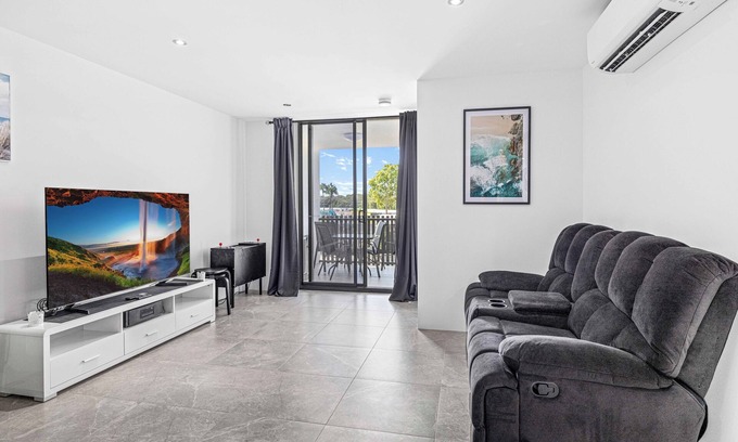Sandstone Point Apartment | The Ultimate Couples Escape