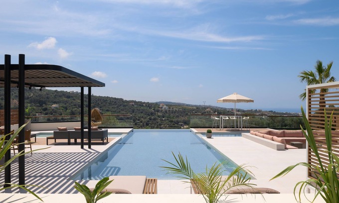 Maroulas Villa | Villa En Paraiso, a Majestic Seaview Retreat
