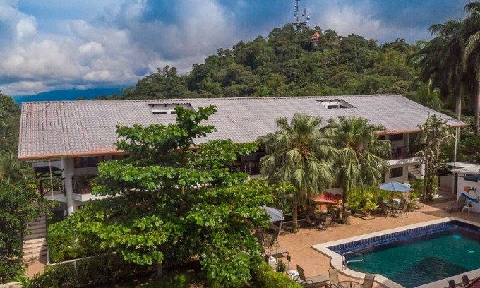 El Cerro Villa | Villa Junior # 3 w/Pool & Kitchen – Minutes from Manuel Antonio Beach
