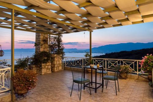 Diasella Apartment | Villa Needa's - Eros Loft with Infinity Pool