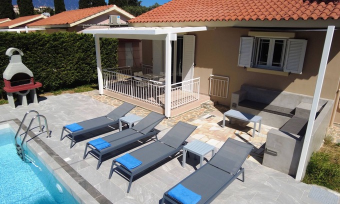 Ntomata Villa | Villa with private pool in Svoronata near Avithos beach.