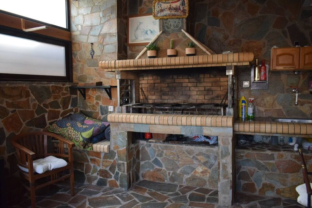 Markopoulo Mesogaias Apartment | MTC-Jasmine's House - Two Bedroom Apartment, Sleeps 6