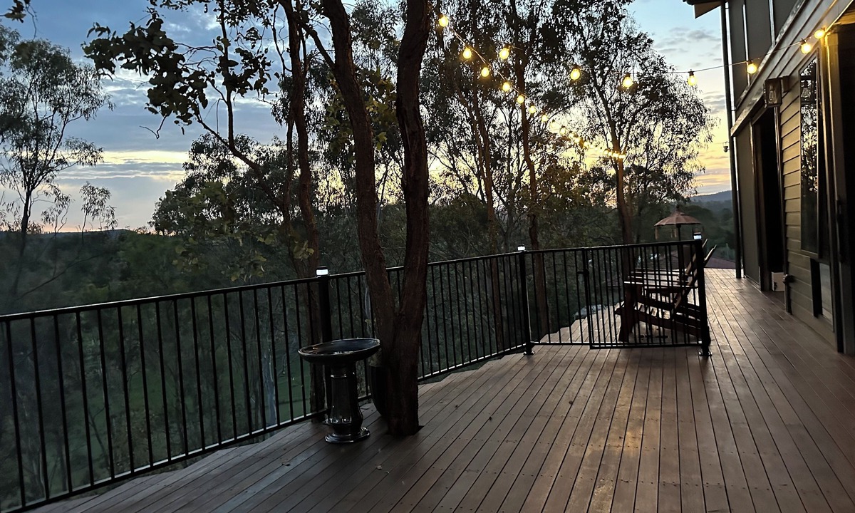 Kooralbyn Apartment | Self Check In, getaway with stunning views of Boomerang Lagoon and Mt Kooralbyn.