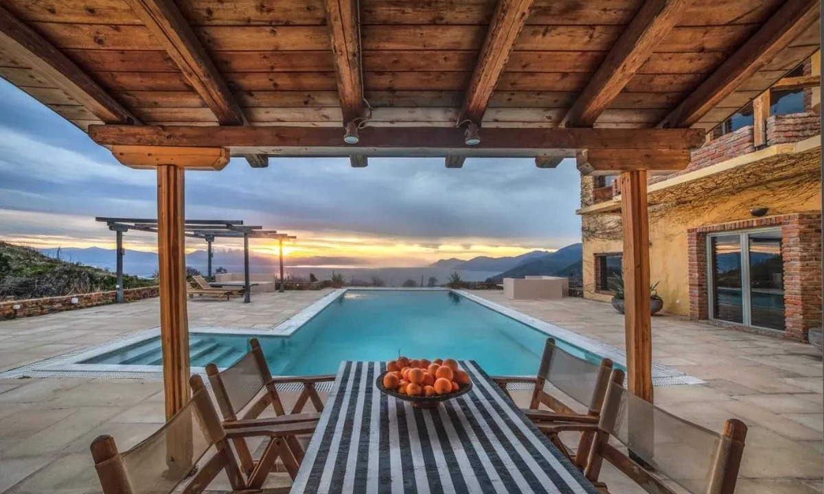 Stratoni Villa | Homerez - Villa for 13 ppl. with swimming-pool, terrace and balcony at Dhamiá