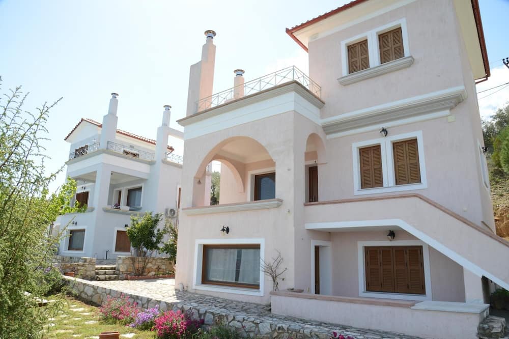 Sourpi Apartment | Goddess Hera Apartment
