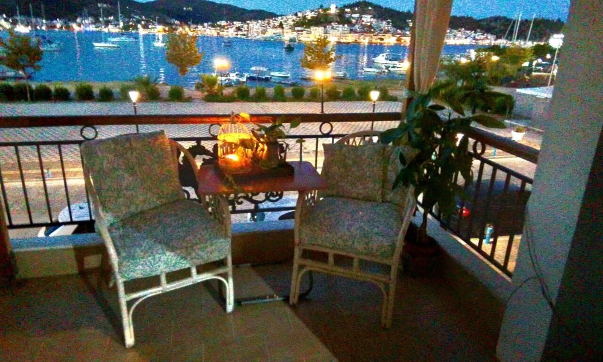 Galatas Apartment | Cosy coastal flat near Poros – 5 mins drive to the beach! Perfect for families