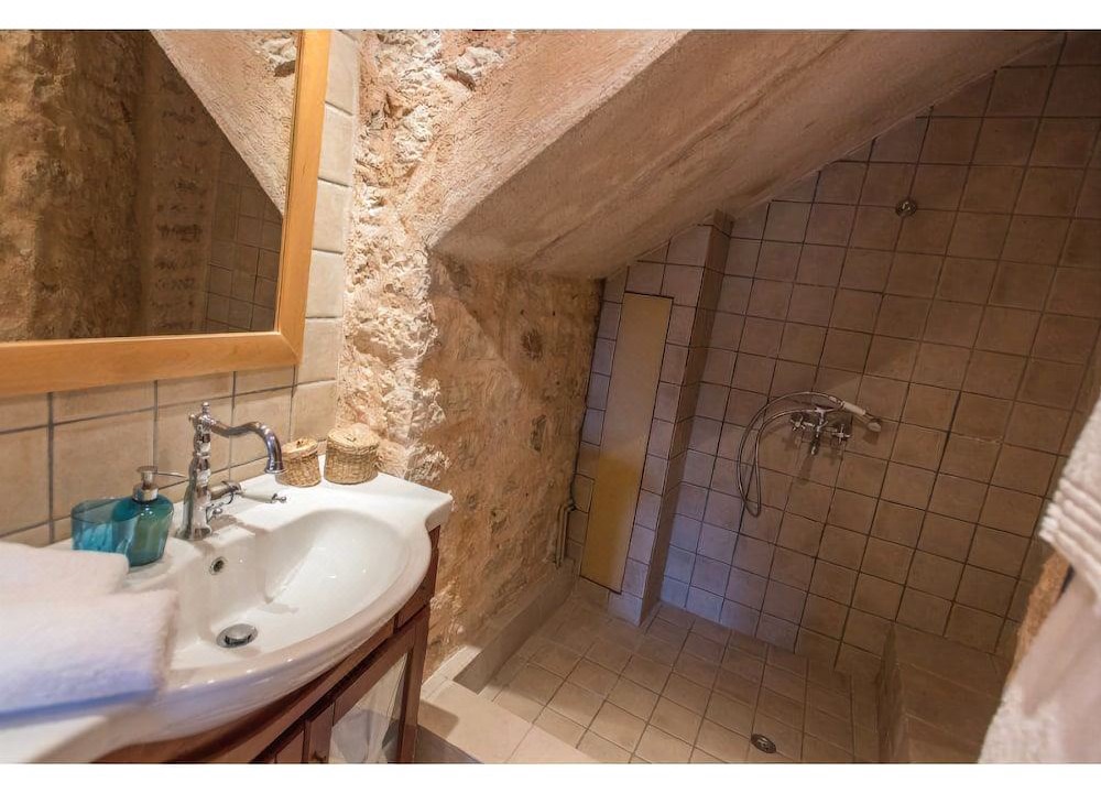 Photo of Bathroom in Karpenisi