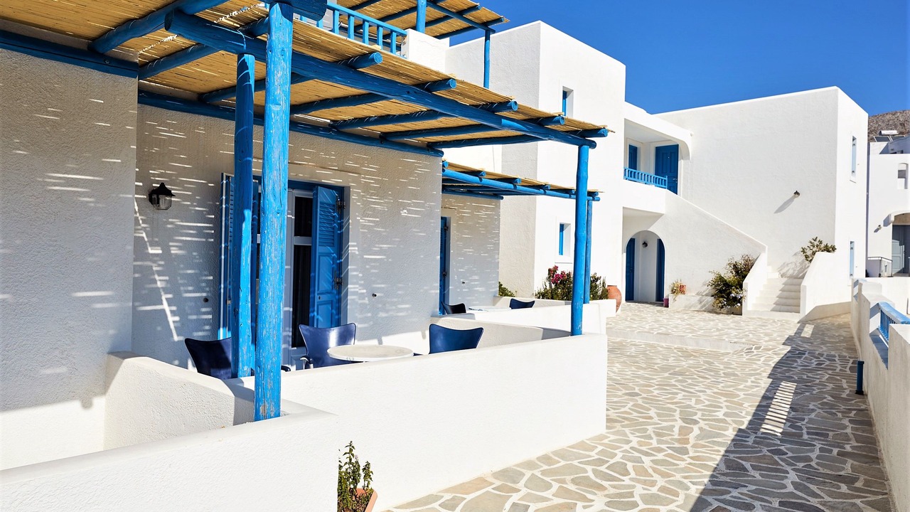 Photo of Buildings in Tholaria