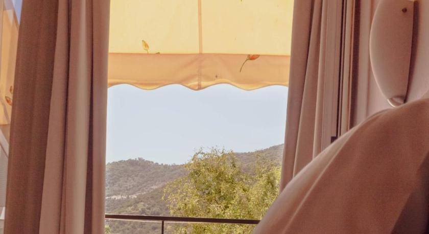 Photo of Others in Mikros Gialos