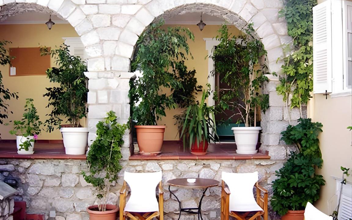 Photo of Others in Hydra