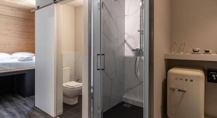Photo of Bathroom in Metaxourgio
