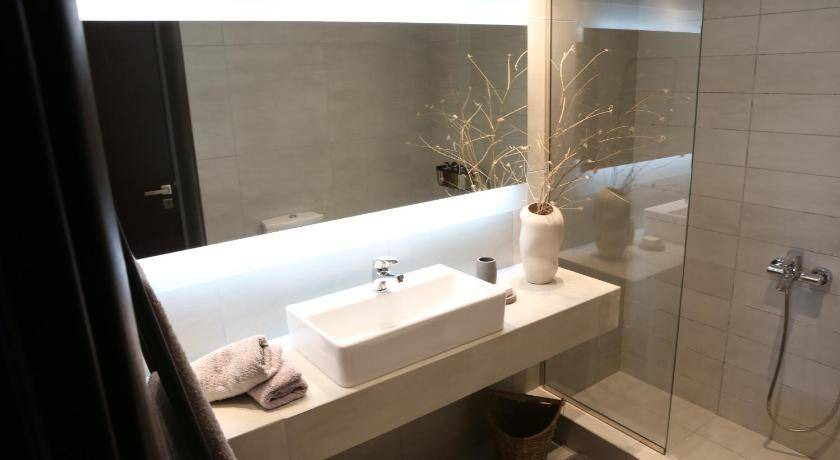 Photo of Bathroom in Katakali