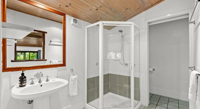 Photo of Bathroom in Hunchy
