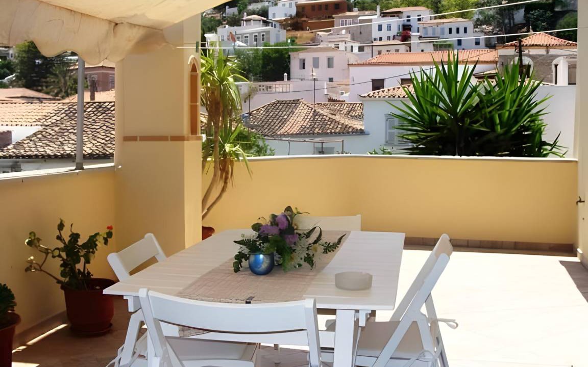 Photo of Others in Hydra