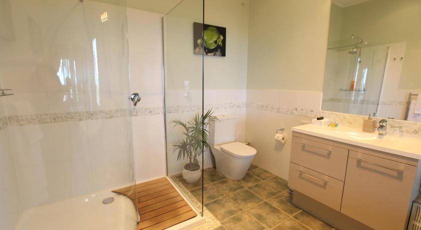 Photo of Bathroom in North Tamborine