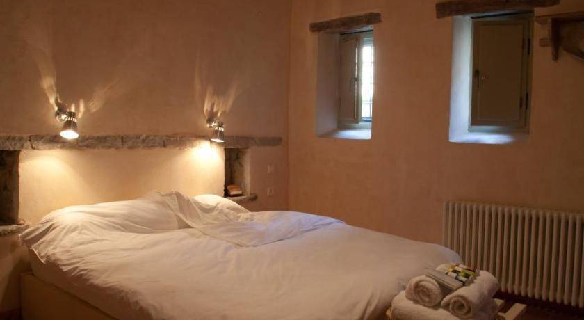 Photo of Bedroom in Papigo