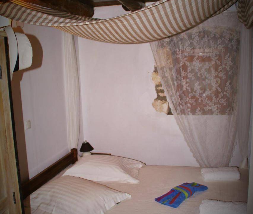 Photo of Bedroom in Tselendata
