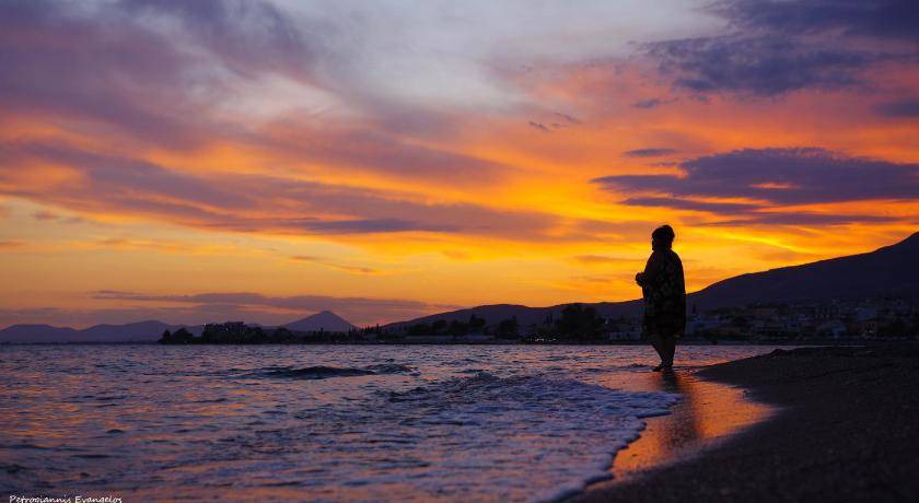 Photo of Human In Picture in Amarinthos
