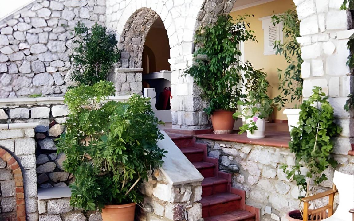 Photo of Others in Hydra