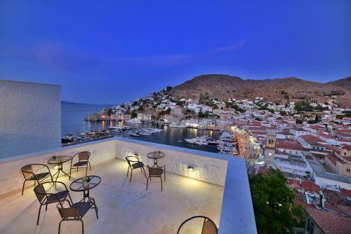 Photo of Others in Hydra