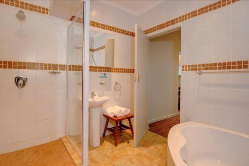 Photo of Bathroom in George