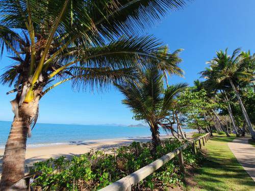 Photo of Others in Palm Cove