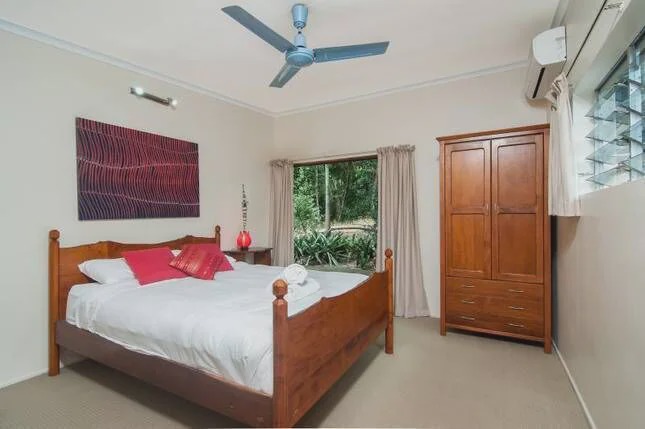 Photo of Bedroom in Oak Beach