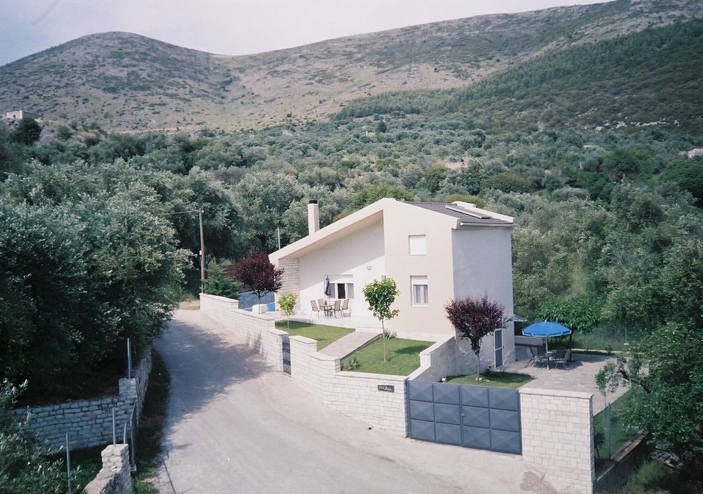 Photo of Others in Margariti