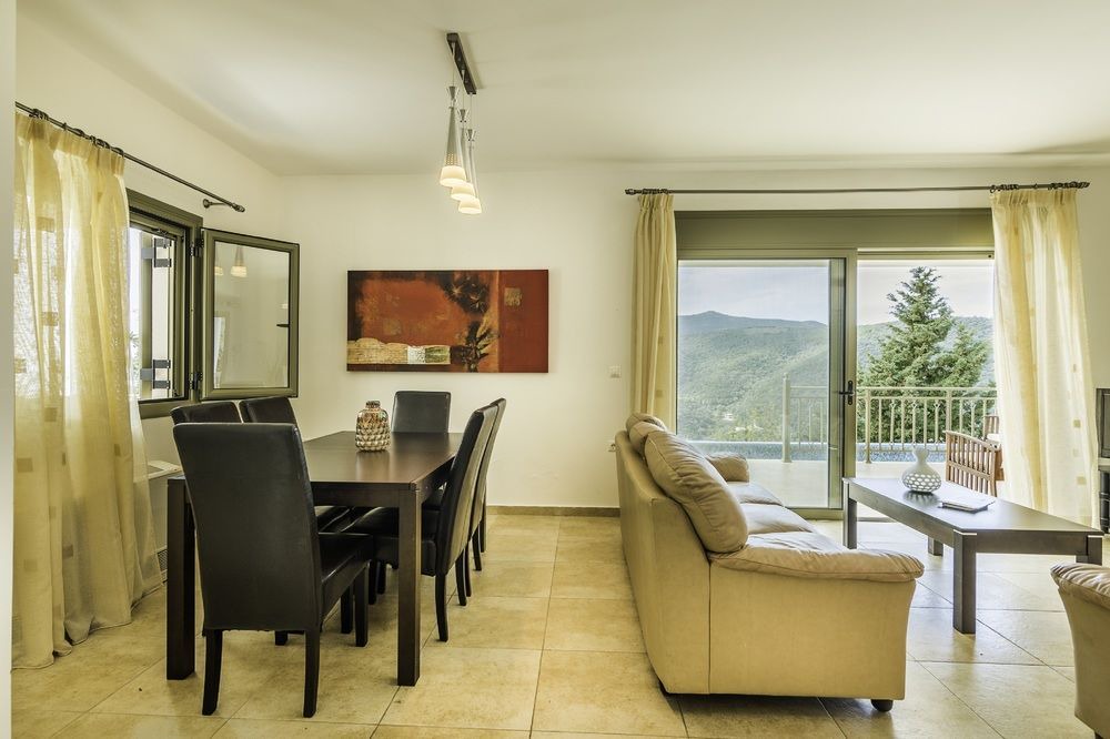 Photo of Livingroom in Mikros Gialos