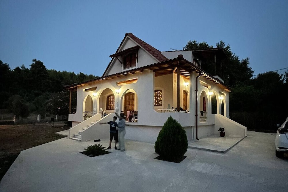 Photo of Outdoor in Aravissos