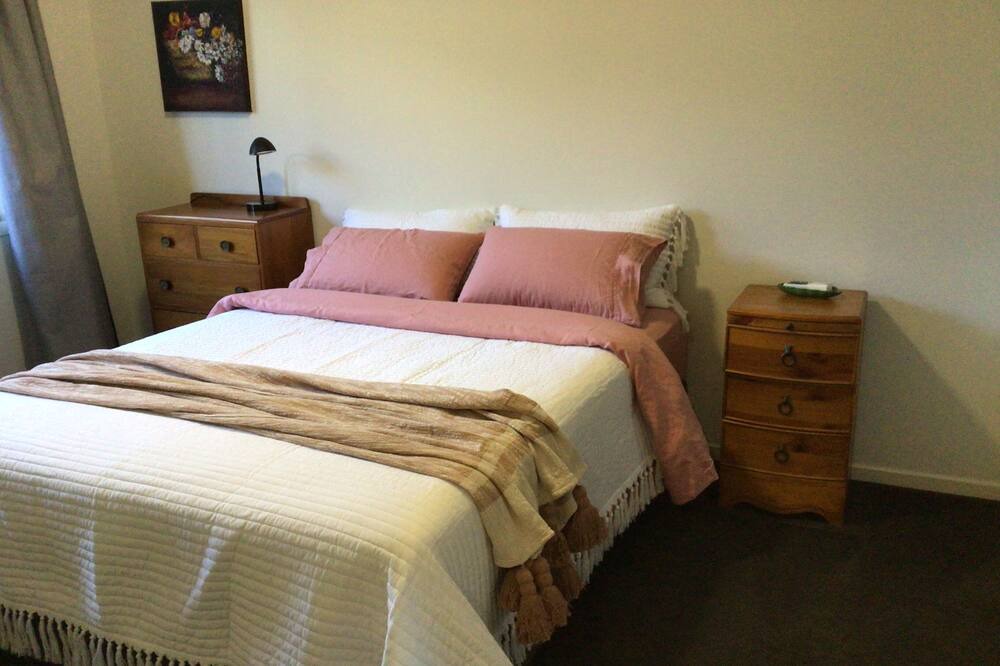 Photo of Bedroom in Redland Bay