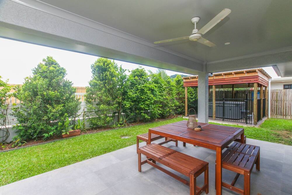 Photo of Patio Balcony in Trinity Beach