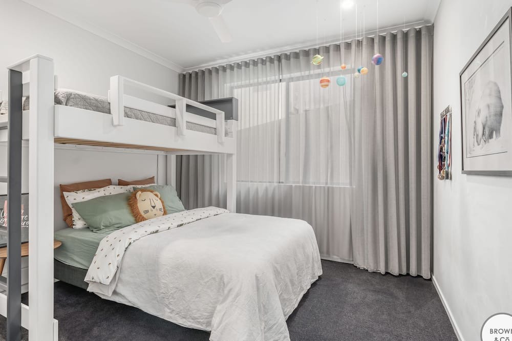 Photo of Bedroom in Castaways Beach