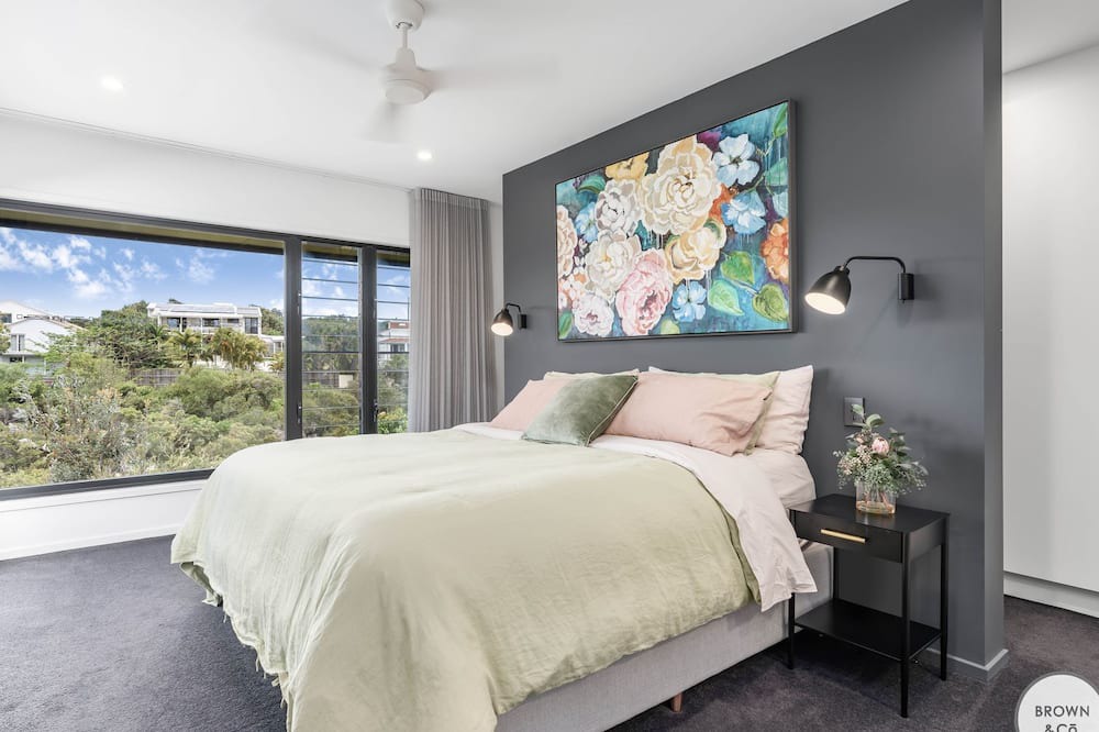 Photo of Bedroom in Castaways Beach