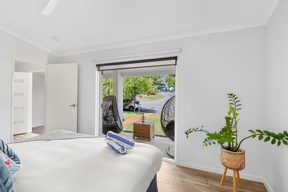 Photo of Bedroom in Clifton Beach