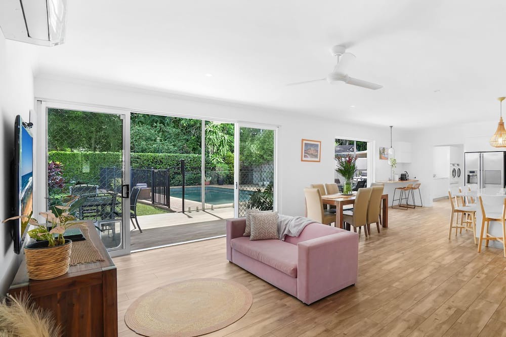 Photo of Livingroom in Clifton Beach