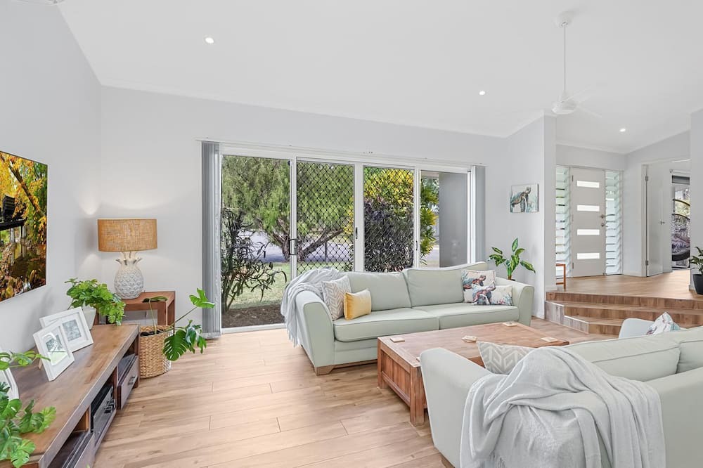 Photo of Livingroom in Clifton Beach