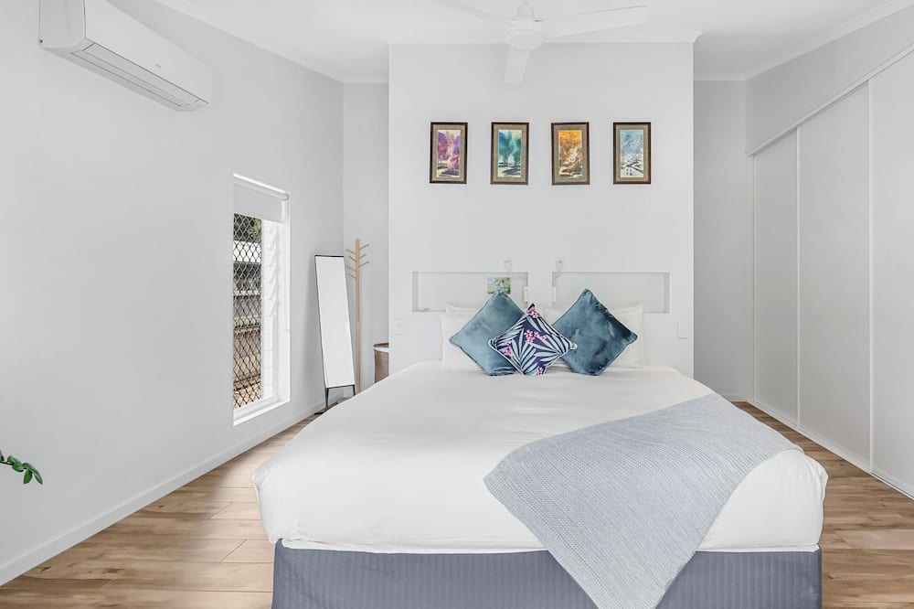 Photo of Bedroom in Clifton Beach