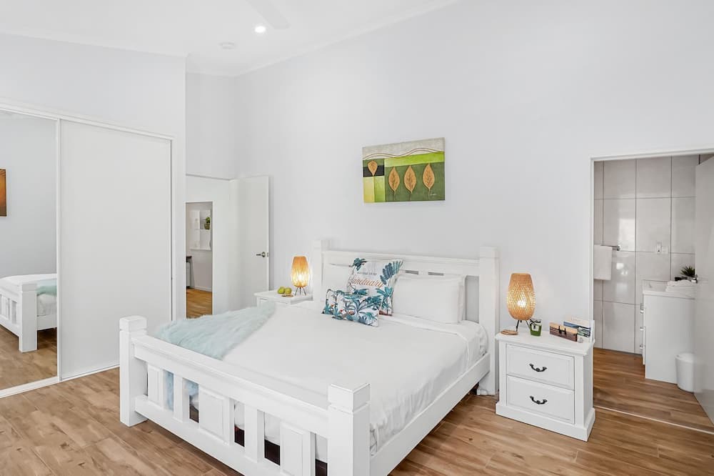 Photo of Bedroom in Clifton Beach