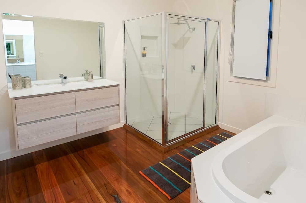 Photo of Bathroom in Pialba